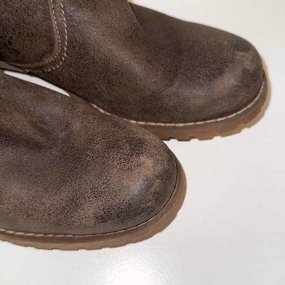 Brown distressed mid calf Timberland boots with quilted details - Picture 3 of 6